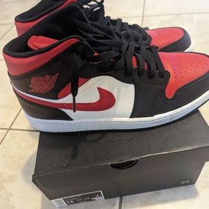 Jordan 1 mid